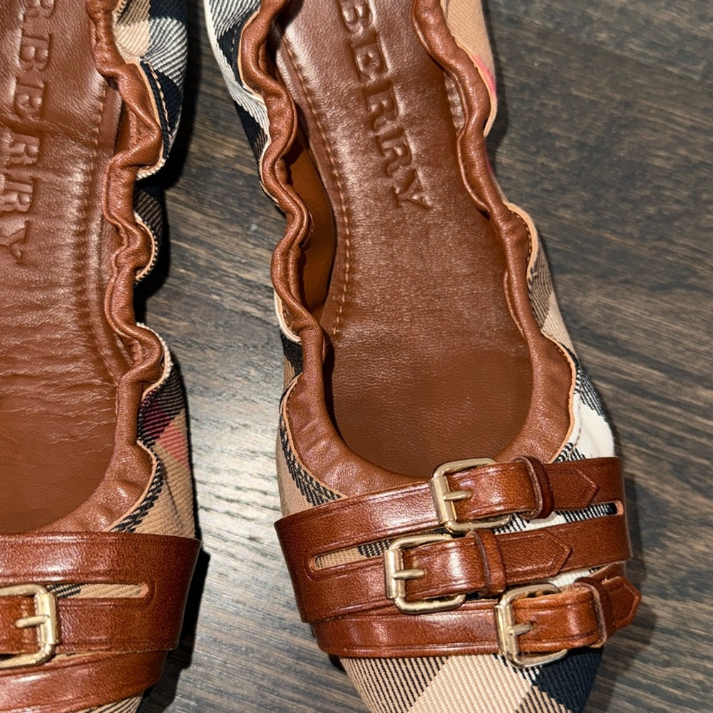 Burberry Bridle House Check Falcony Ballerina-Authentic-EUC - Picture 3 of 10